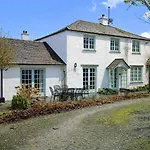 Holiday home Brookside, With Garden And Parking In Popular Village