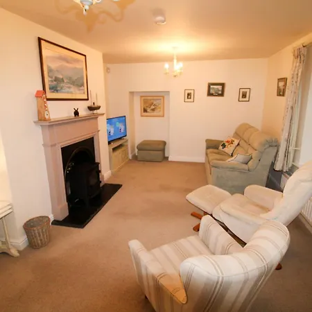 بيت للعطل Brookside, With Garden And Parking In Popular Village