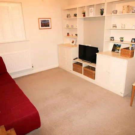 بيت للعطل Brookside, With Garden And Parking In Popular Village *