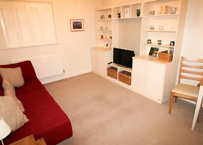 بيت للعطل Brookside, With Garden And Parking In Popular Village *