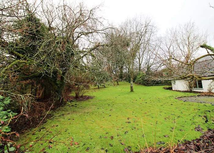 Brookside, With Garden And Parking In Popular Village هوكسهيد